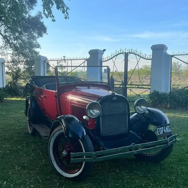 Auto antiguo Ford 1932