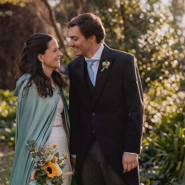 Pareja en los jardines