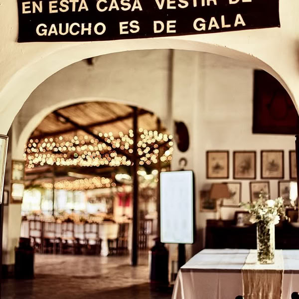 Ingreso al salón