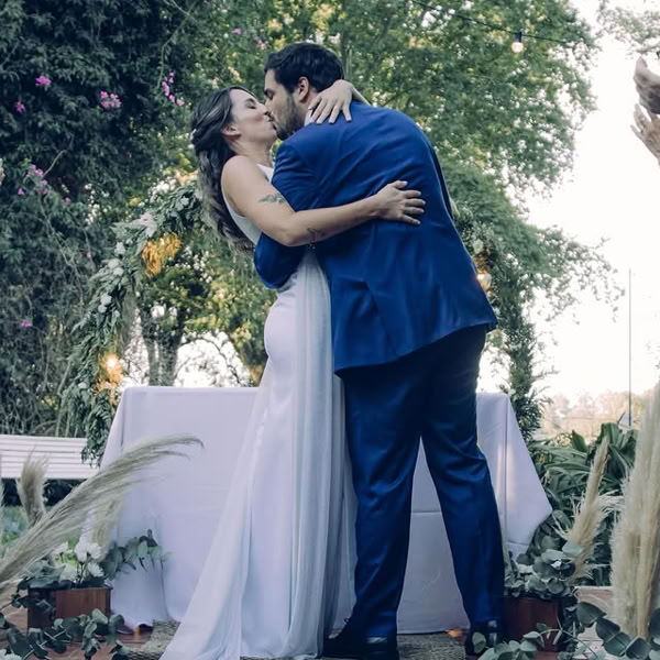 Novios al atardecer